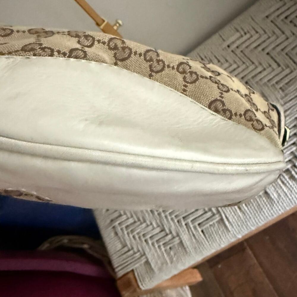 Gucci Vintage Canvas and Leather Shoulder Bag - Picture 8 of 9